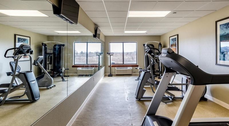 Holiday Inn Express & Suites Cedar Falls - Waterloo By Ihg Exteriör bild