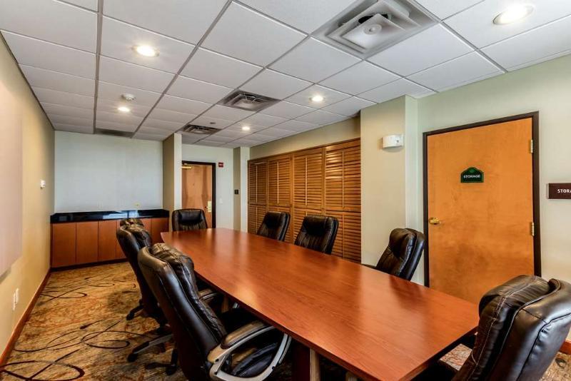 Holiday Inn Express & Suites Cedar Falls - Waterloo By Ihg Exteriör bild