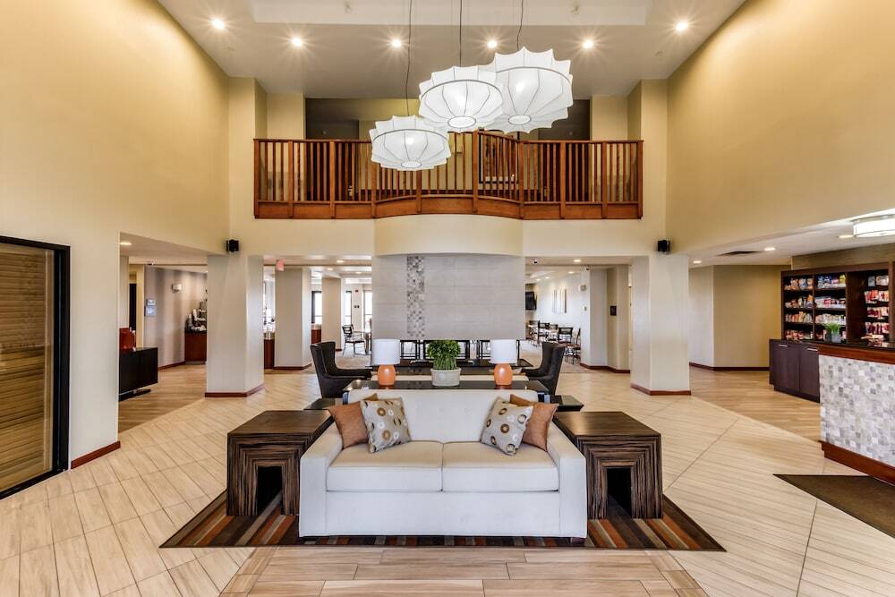Holiday Inn Express & Suites Cedar Falls - Waterloo By Ihg Exteriör bild