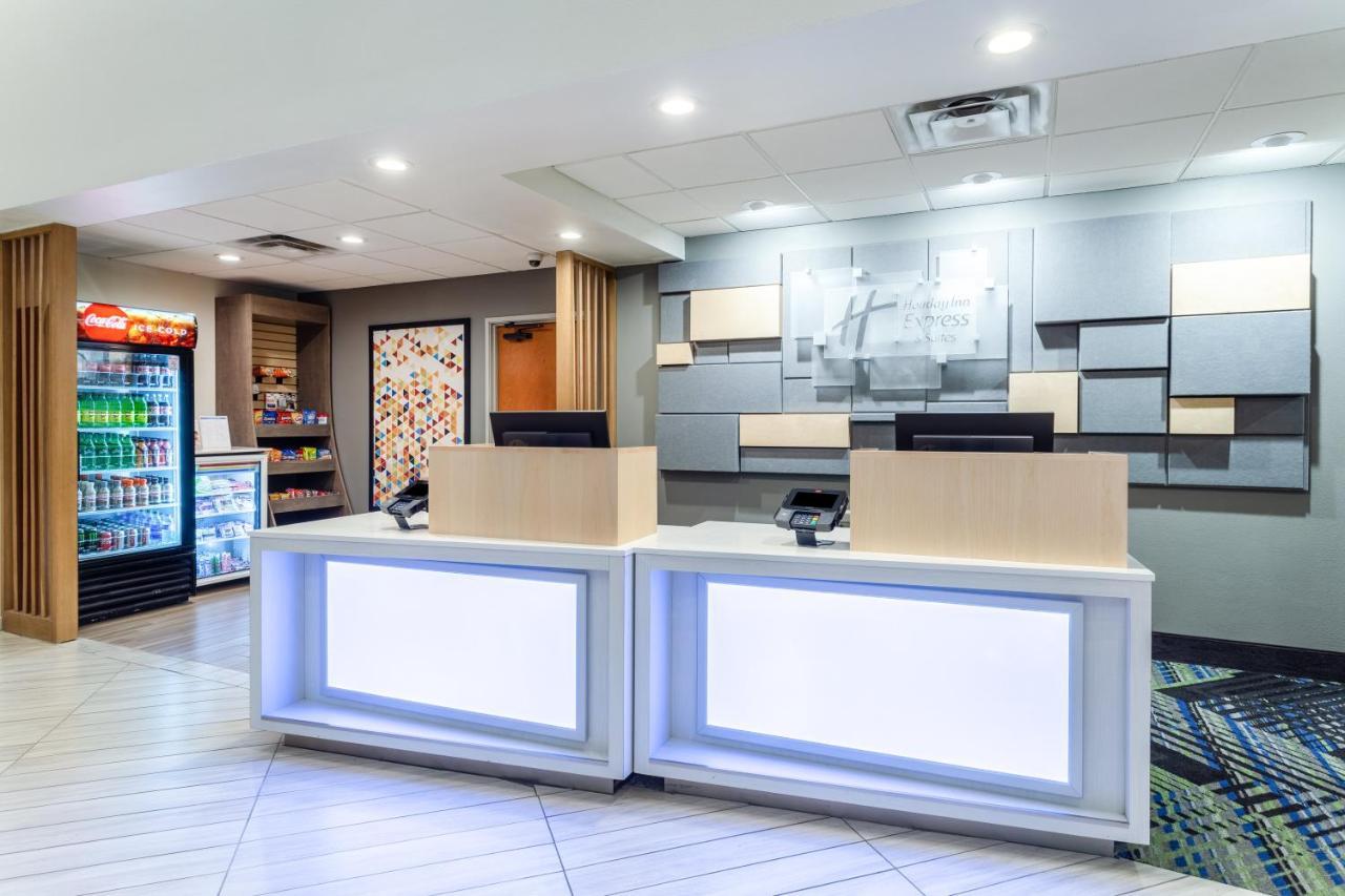 Holiday Inn Express & Suites Cedar Falls - Waterloo By Ihg Exteriör bild