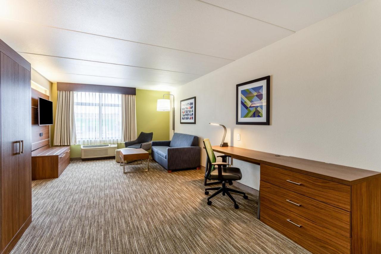 Holiday Inn Express & Suites Cedar Falls - Waterloo By Ihg Exteriör bild